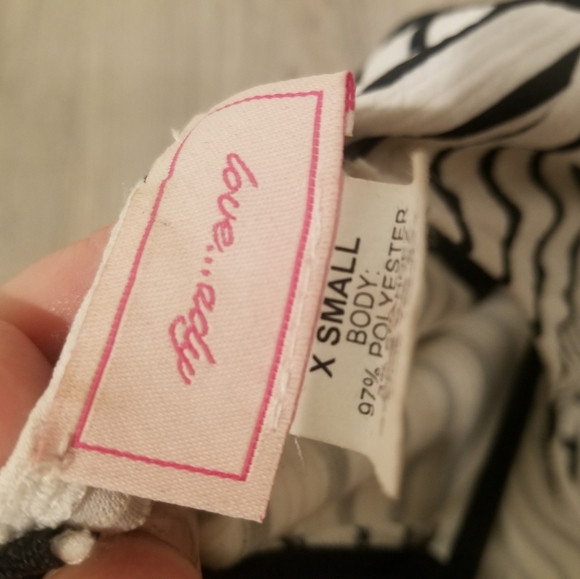 Beautiful Dress - Picture 8 of 8